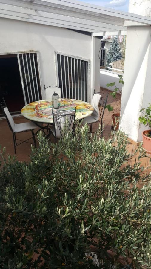 Ferienwohnung Amala, Luxury Pool Loft San Nicola La Strada Exterior foto