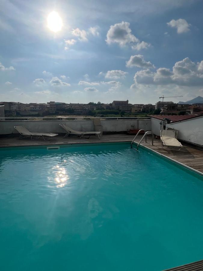 Ferienwohnung Amala, Luxury Pool Loft San Nicola La Strada Exterior foto