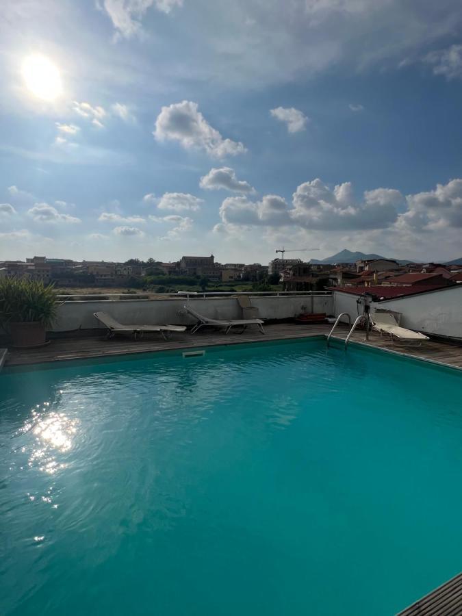 Ferienwohnung Amala, Luxury Pool Loft San Nicola La Strada Exterior foto